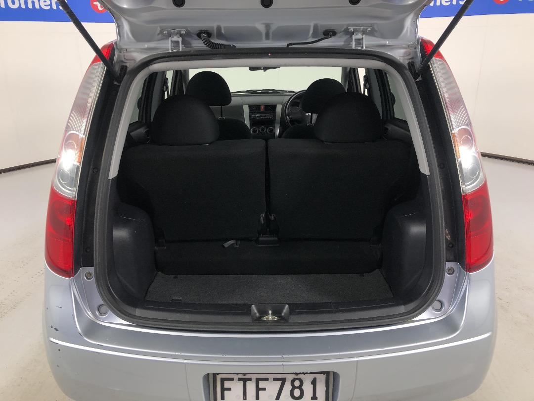 Photo '14' of Mitsubishi Colt Photo '14' of Mitsubishi Colt