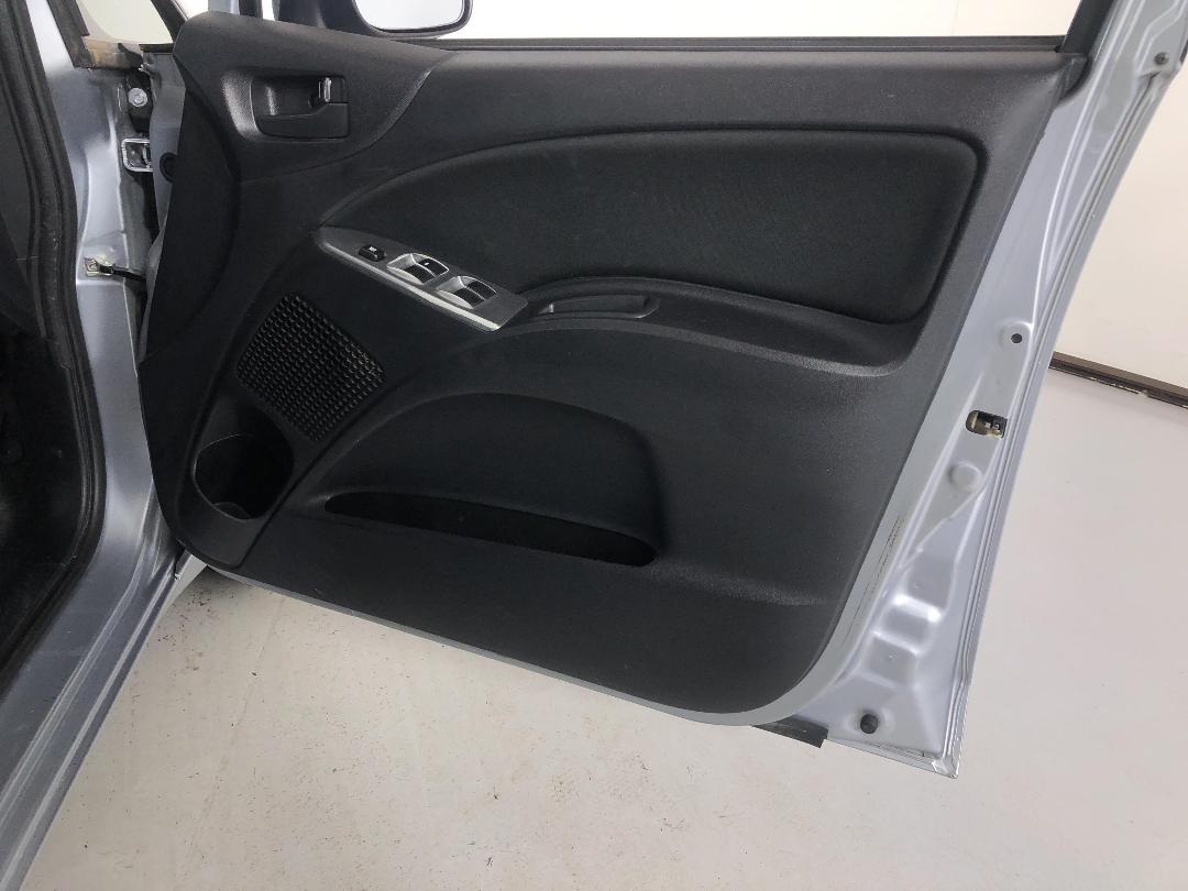 Photo '15' of Mitsubishi Colt Photo '15' of Mitsubishi Colt