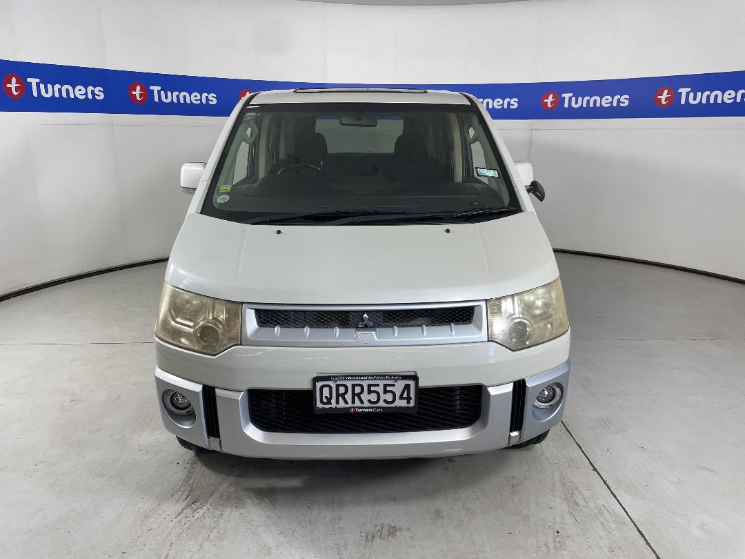 Photo '2' of Mitsubishi Delica