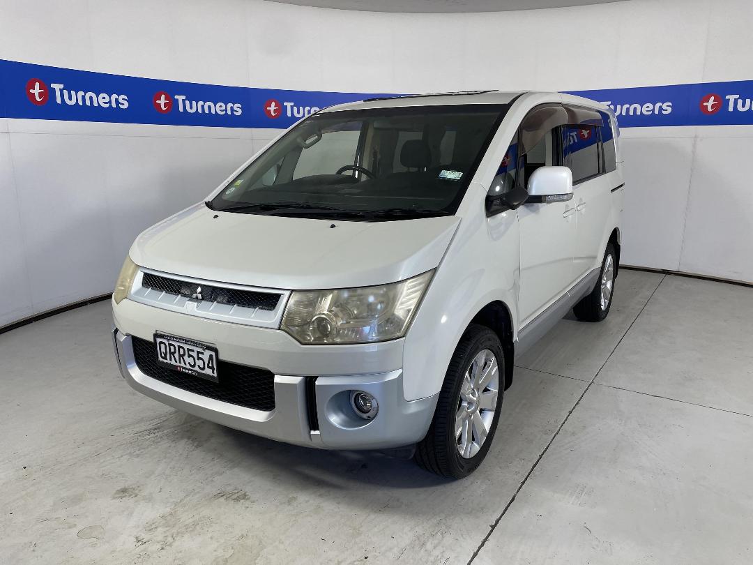 Photo '4' of Mitsubishi Delica