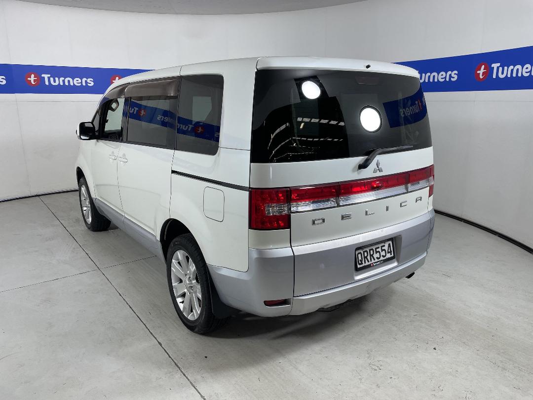 Photo '5' of Mitsubishi Delica