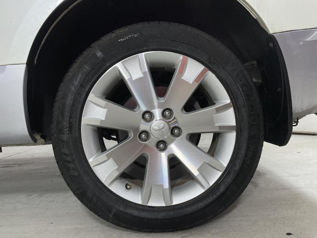 Photo '11' of Mitsubishi Delica