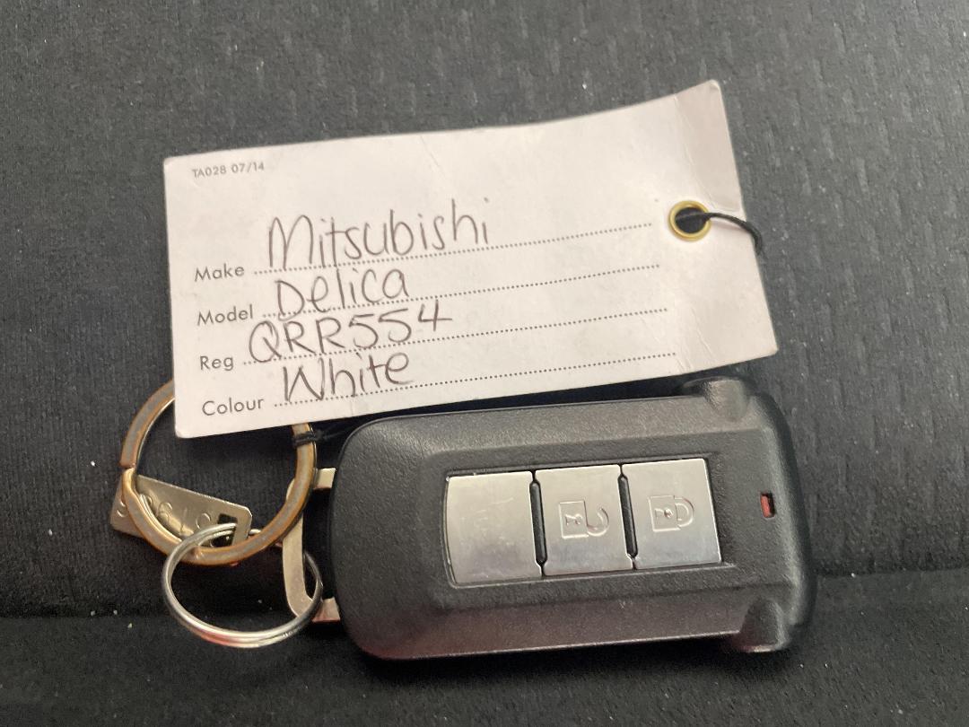 Photo '21' of Mitsubishi Delica