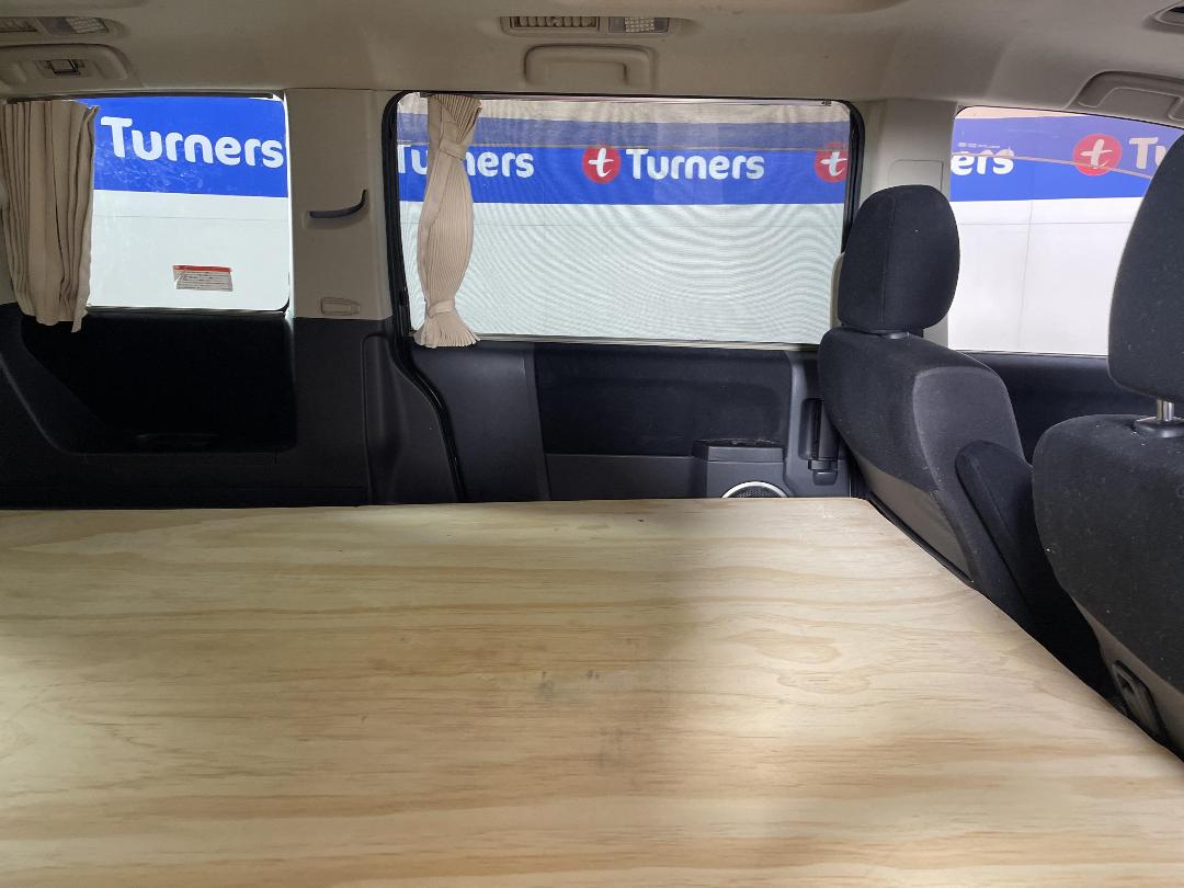 Photo '19' of Mitsubishi Delica