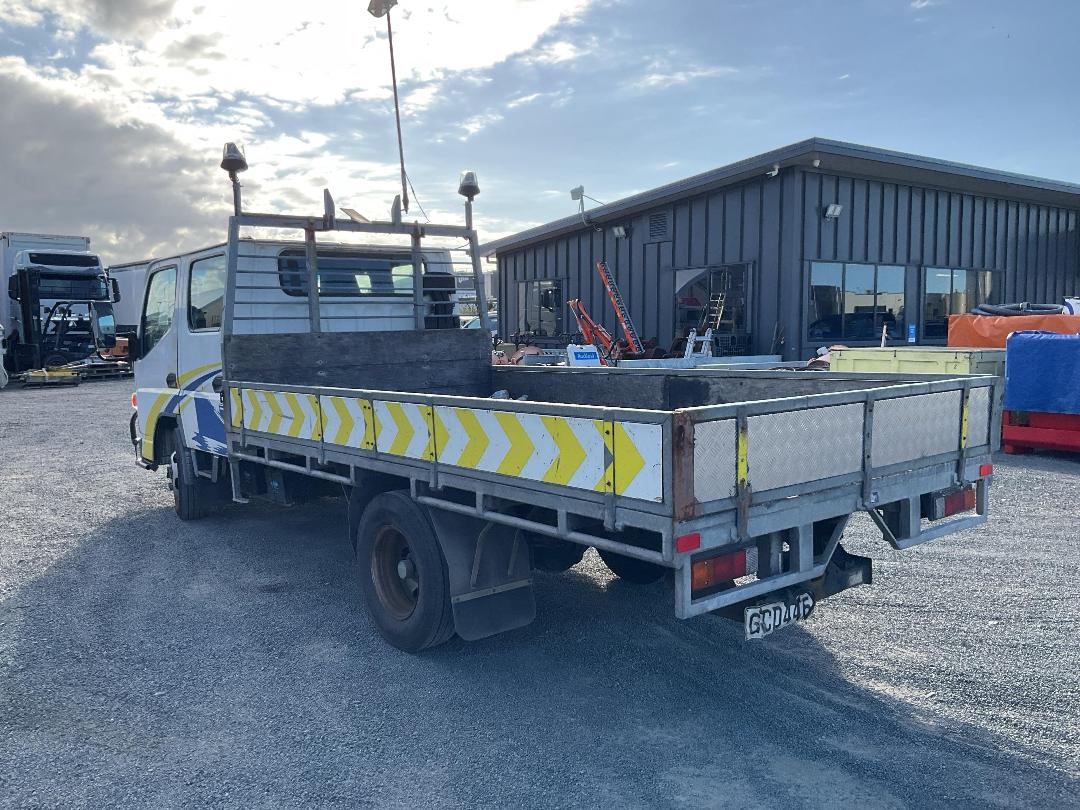 Photo '6' of Mitsubishi Fuso Canter FEW45E2 Flat Deck