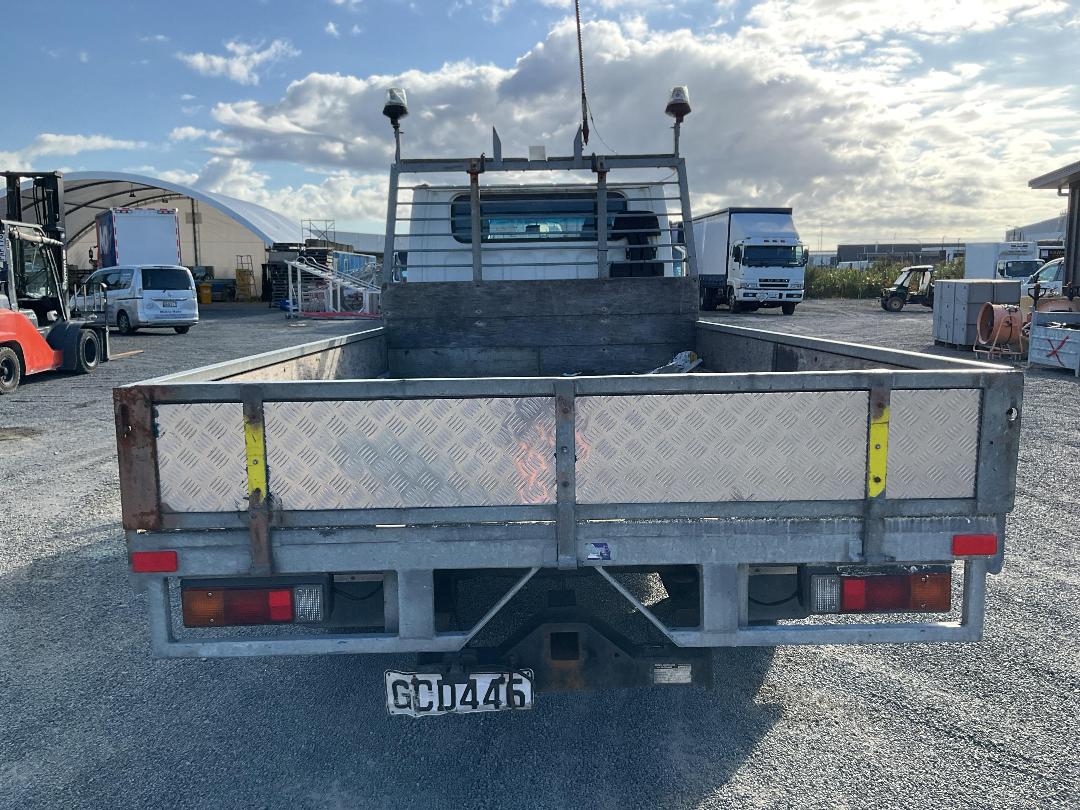Photo '5' of Mitsubishi Fuso Canter FEW45E2 Flat Deck