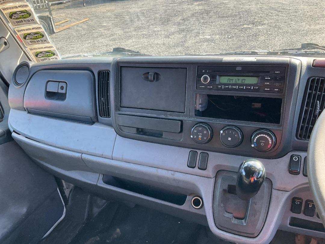 Photo '16' of Mitsubishi Fuso Canter FEW45E2 Flat Deck