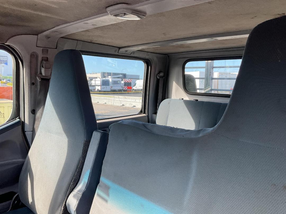 Photo '22' of Mitsubishi Fuso Canter FEW45E2 Flat Deck