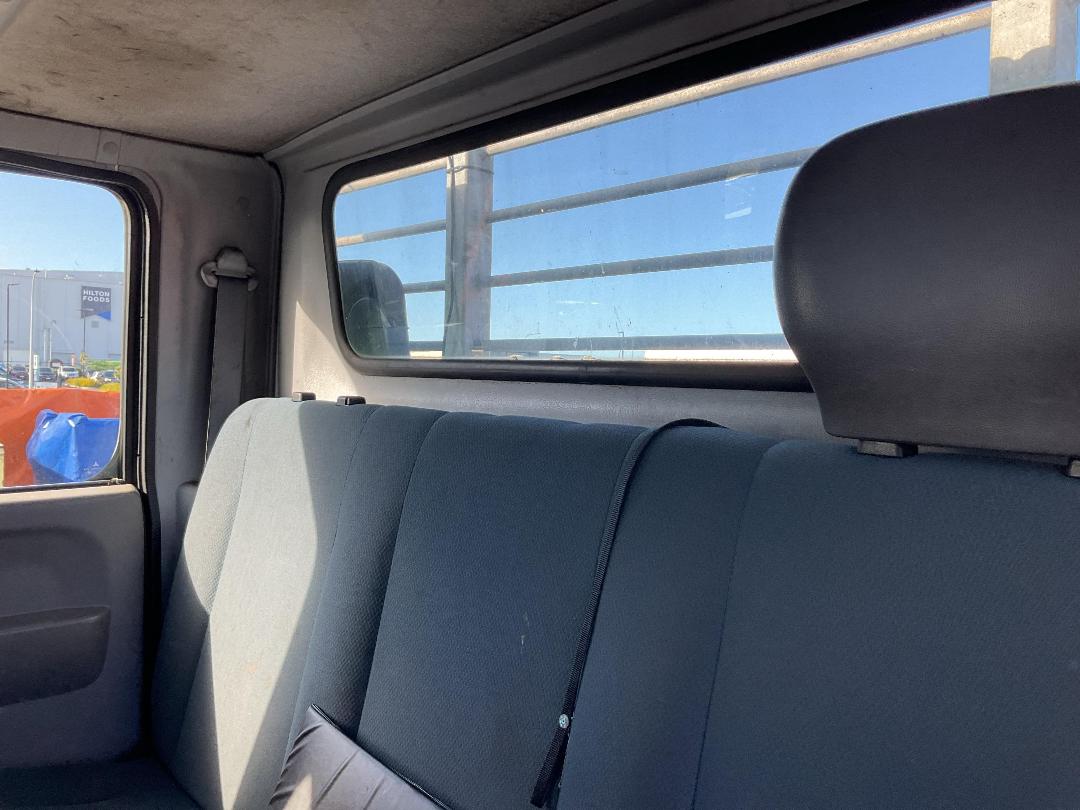 Photo '25' of Mitsubishi Fuso Canter FEW45E2 Flat Deck