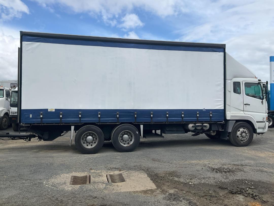 Photo '3' of Mitsubishi Fuso Shogun FV370K8 Curtainsider