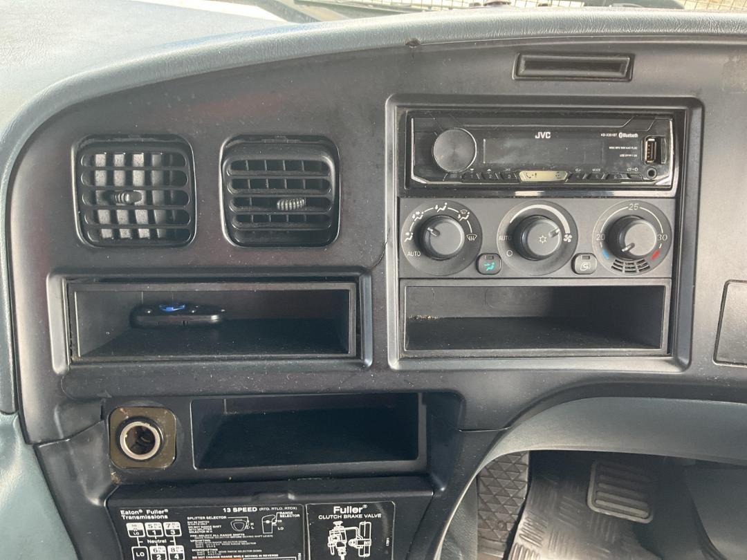 Photo '14' of Mitsubishi Fuso Shogun FV370K8 Curtainsider