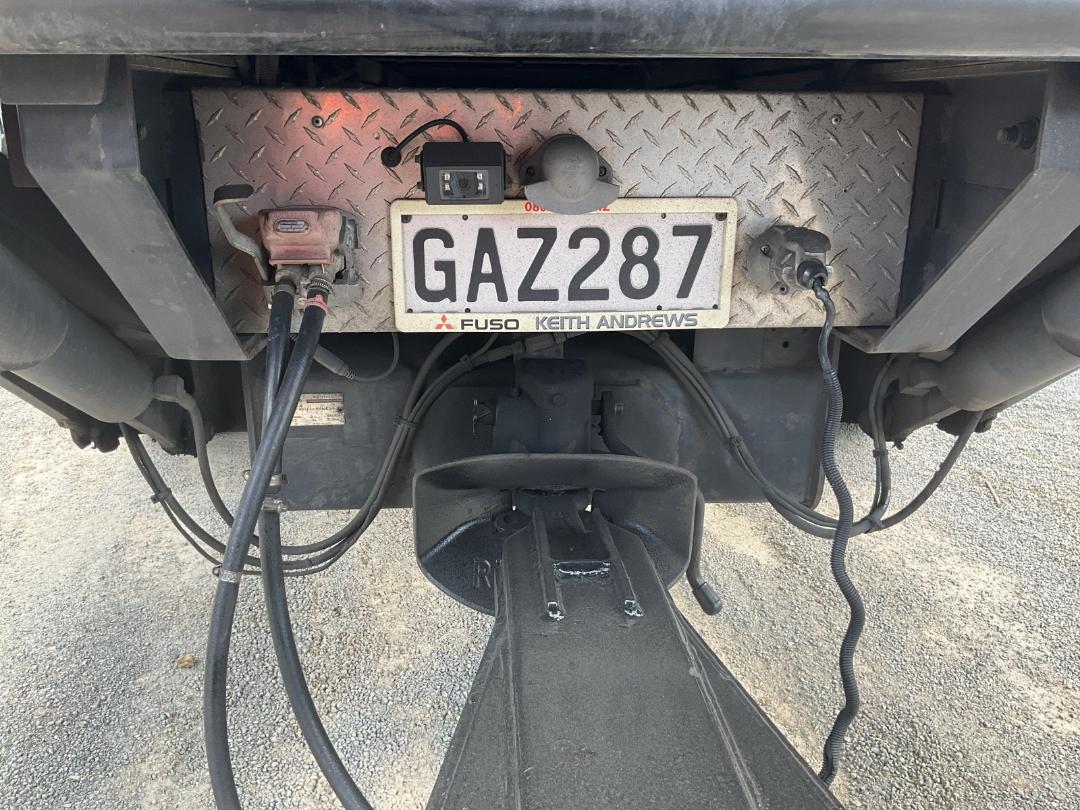 Photo '29' of Mitsubishi Fuso Shogun FV370K8 Curtainsider