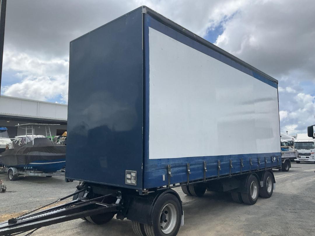 Photo '34' of Mitsubishi Fuso Shogun FV370K8 Curtainsider