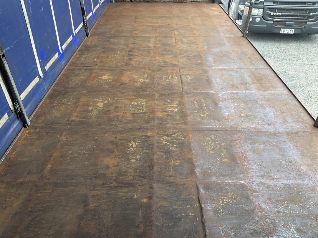 Photo '37' of Mitsubishi Fuso Shogun FV370K8 Curtainsider