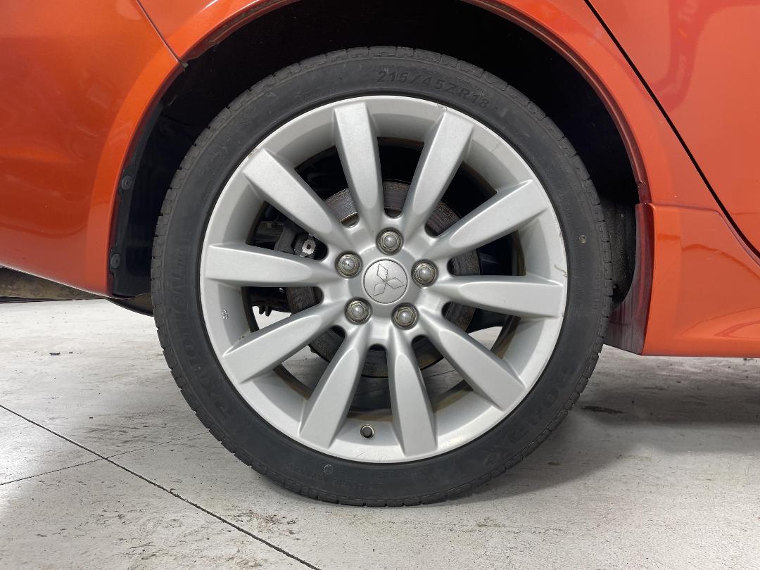 Photo '8' of Mitsubishi Galant Fortis