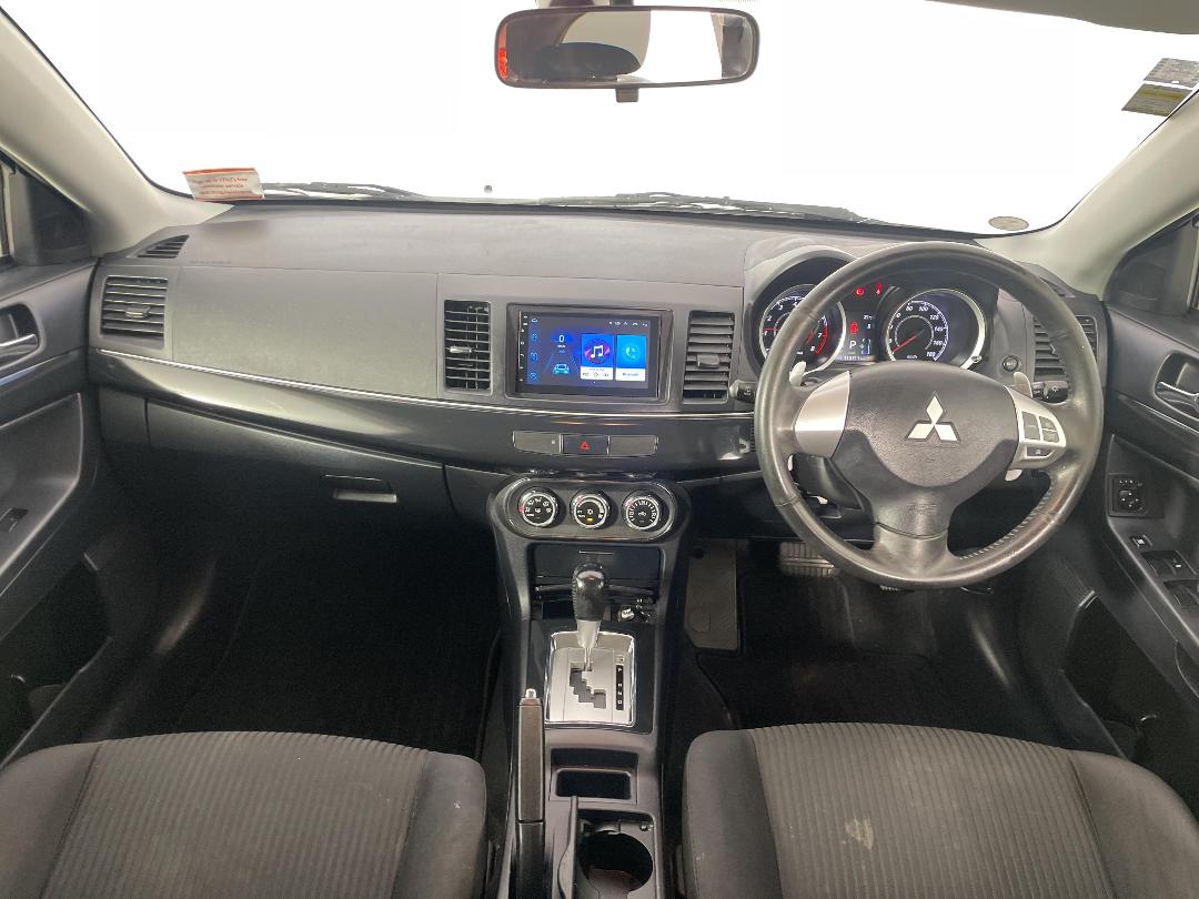 Photo '17' of Mitsubishi Galant Photo '17' of Mitsubishi Galant