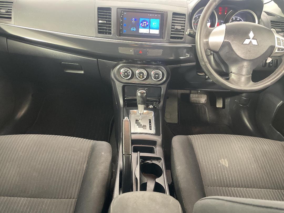 Photo '18' of Mitsubishi Galant Photo '18' of Mitsubishi Galant