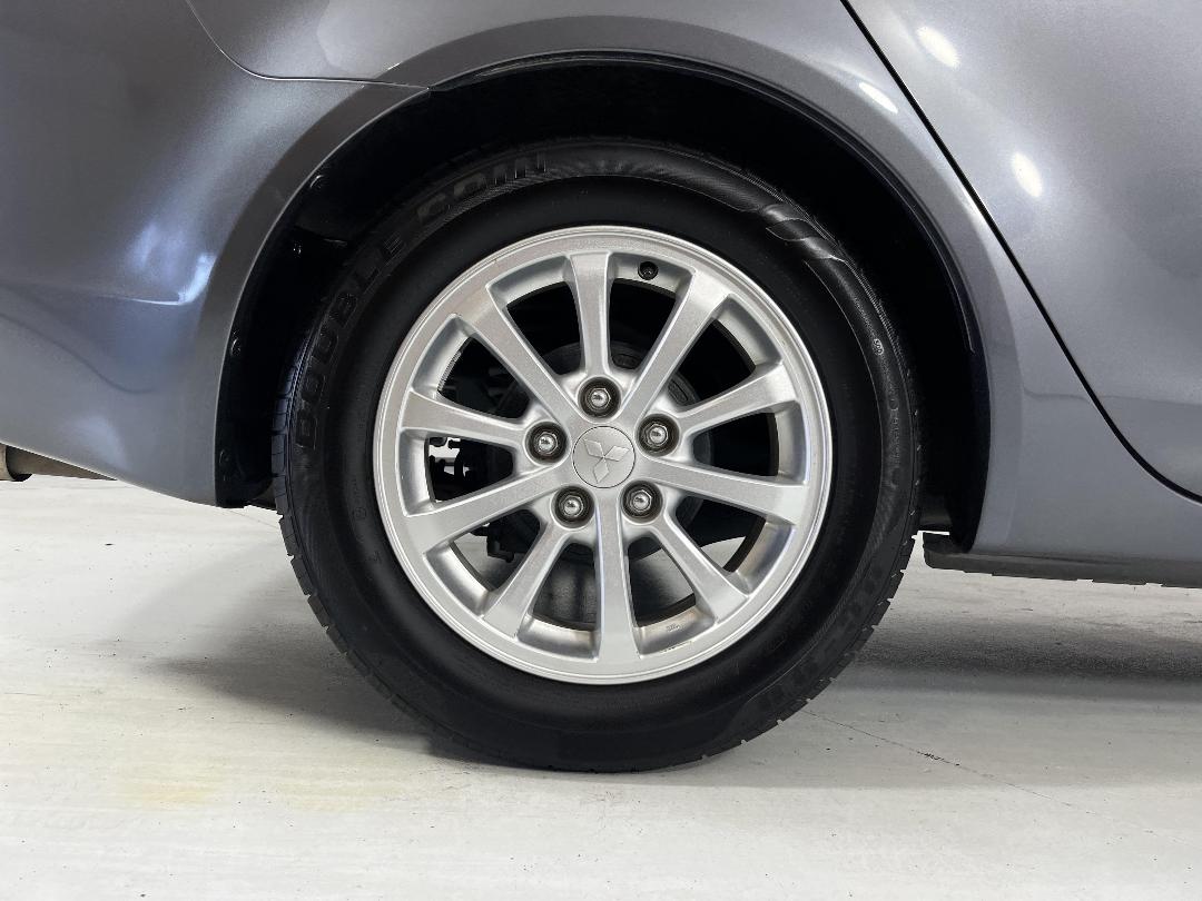 Photo '12' of Mitsubishi Galant