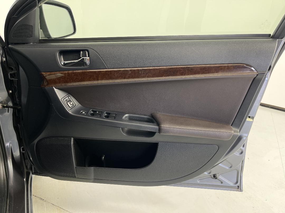 Photo '15' of Mitsubishi Galant