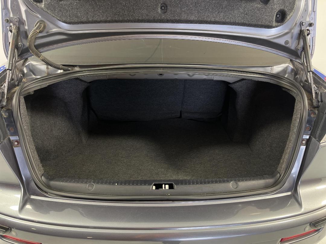 Photo '14' of Mitsubishi Galant