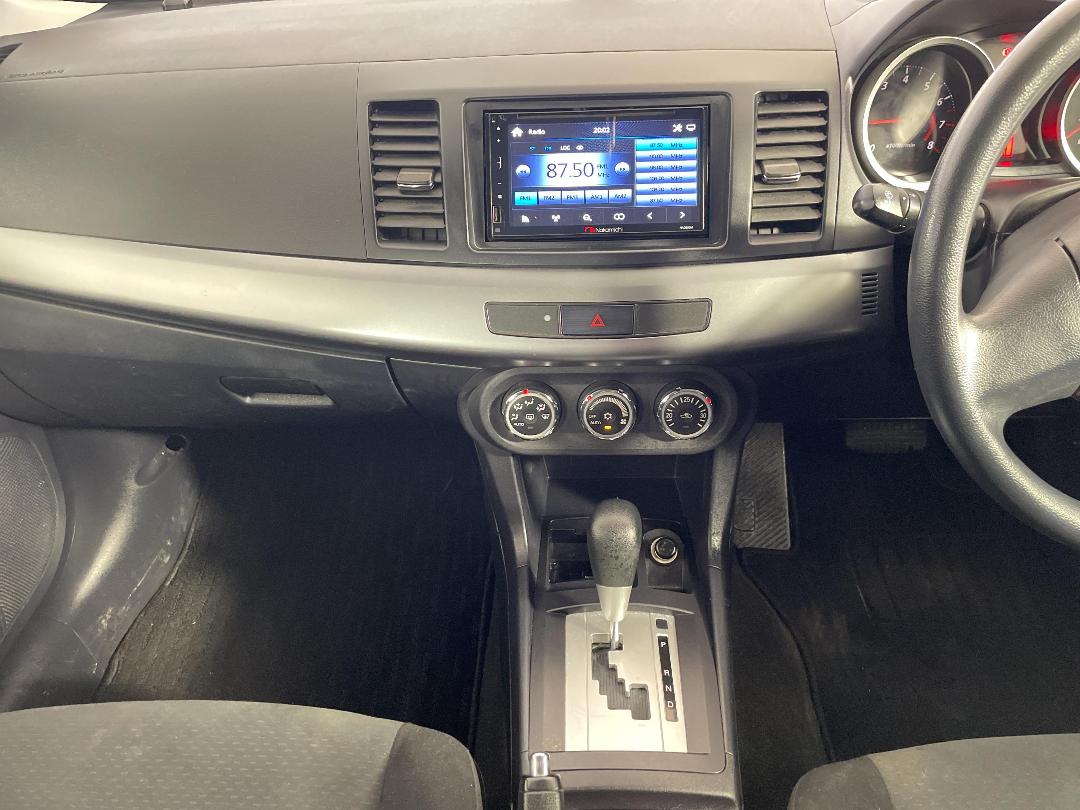 Photo '18' of Mitsubishi Galant