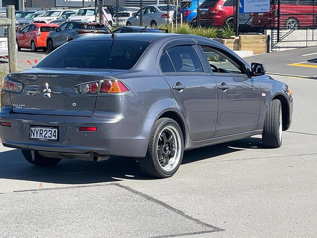 Photo '7' of Mitsubishi Galant Fortis