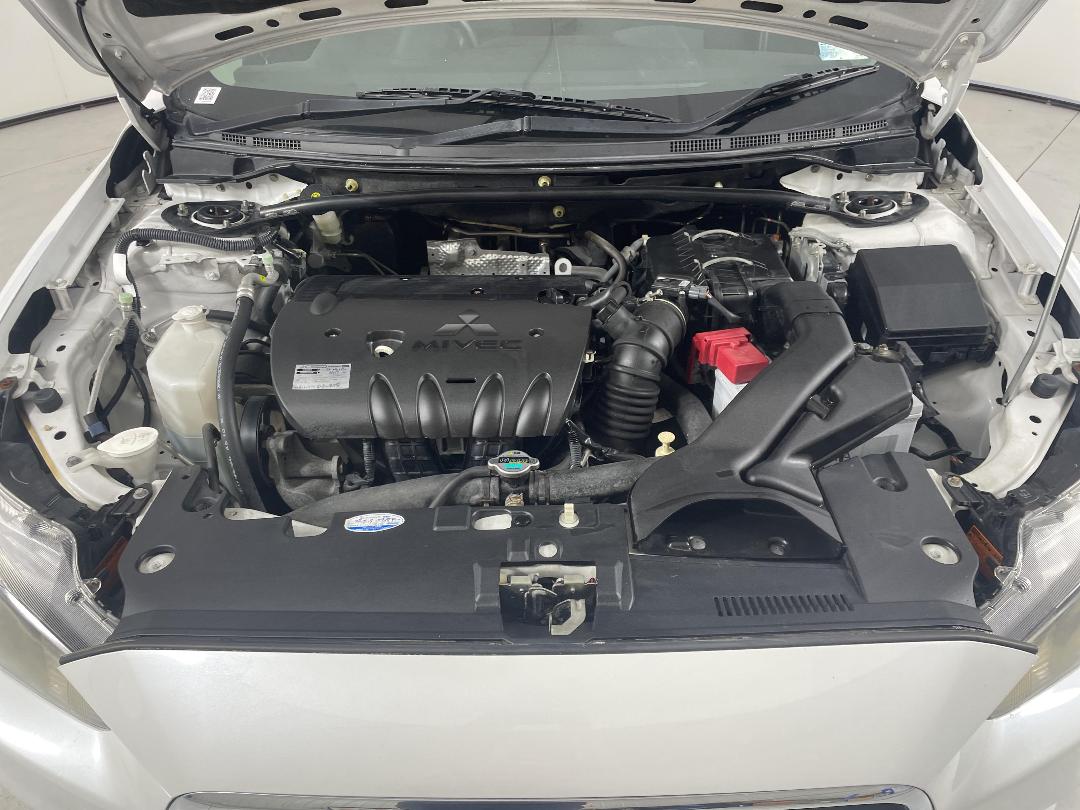 Photo '13' of Mitsubishi Galant Photo '13' of Mitsubishi Galant