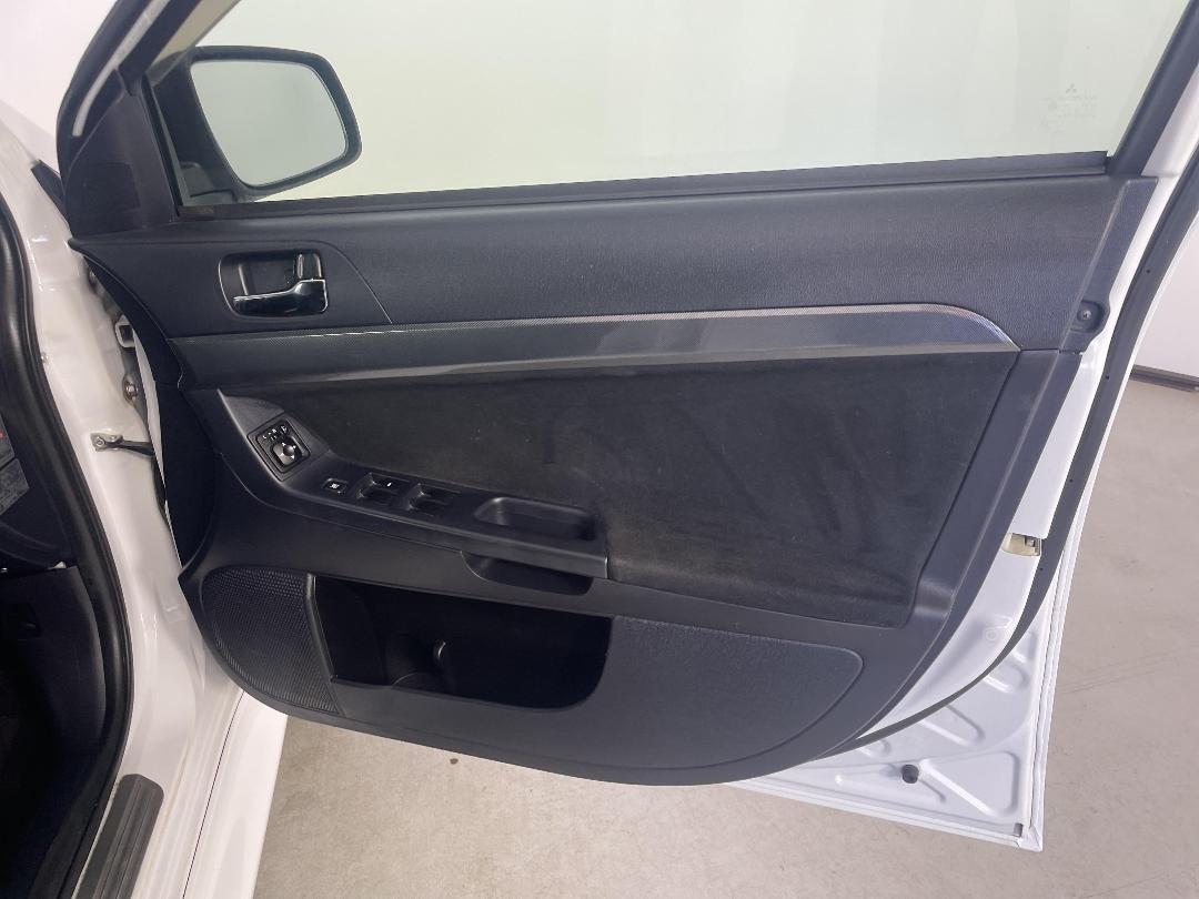 Photo '15' of Mitsubishi Galant Photo '15' of Mitsubishi Galant