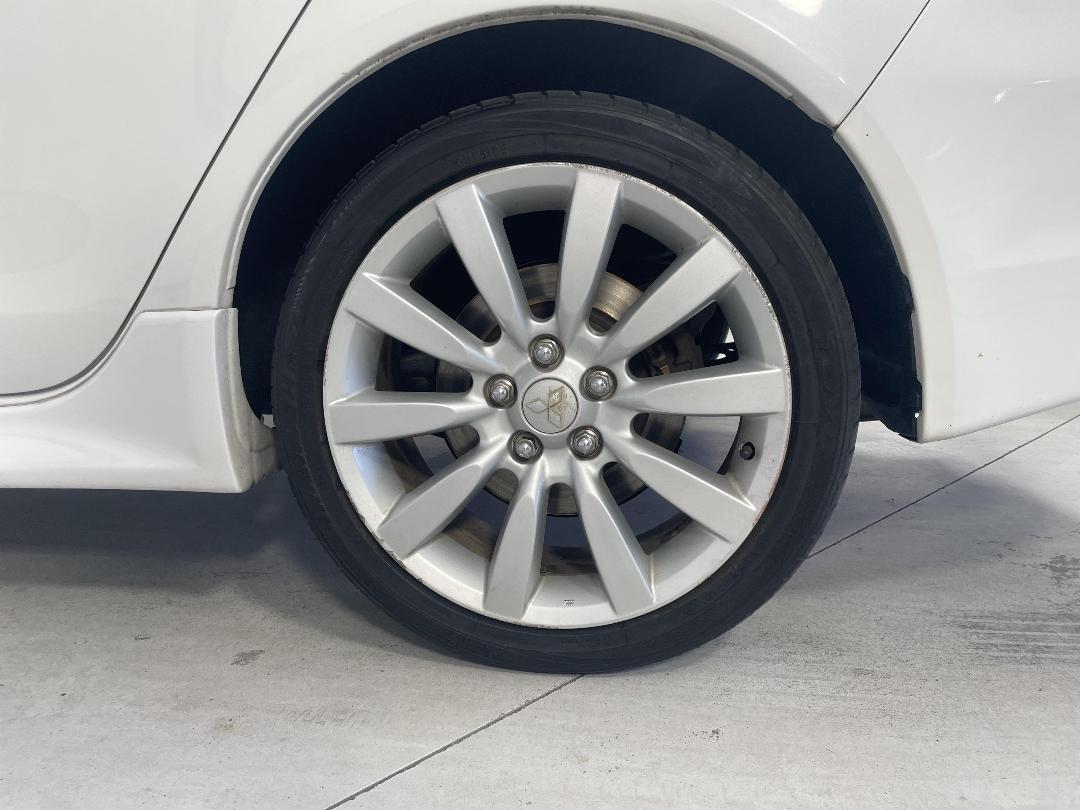 Photo '11' of Mitsubishi Galant Photo '11' of Mitsubishi Galant