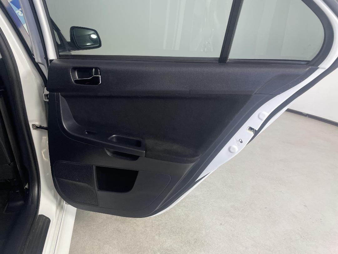 Photo '19' of Mitsubishi Galant Photo '19' of Mitsubishi Galant