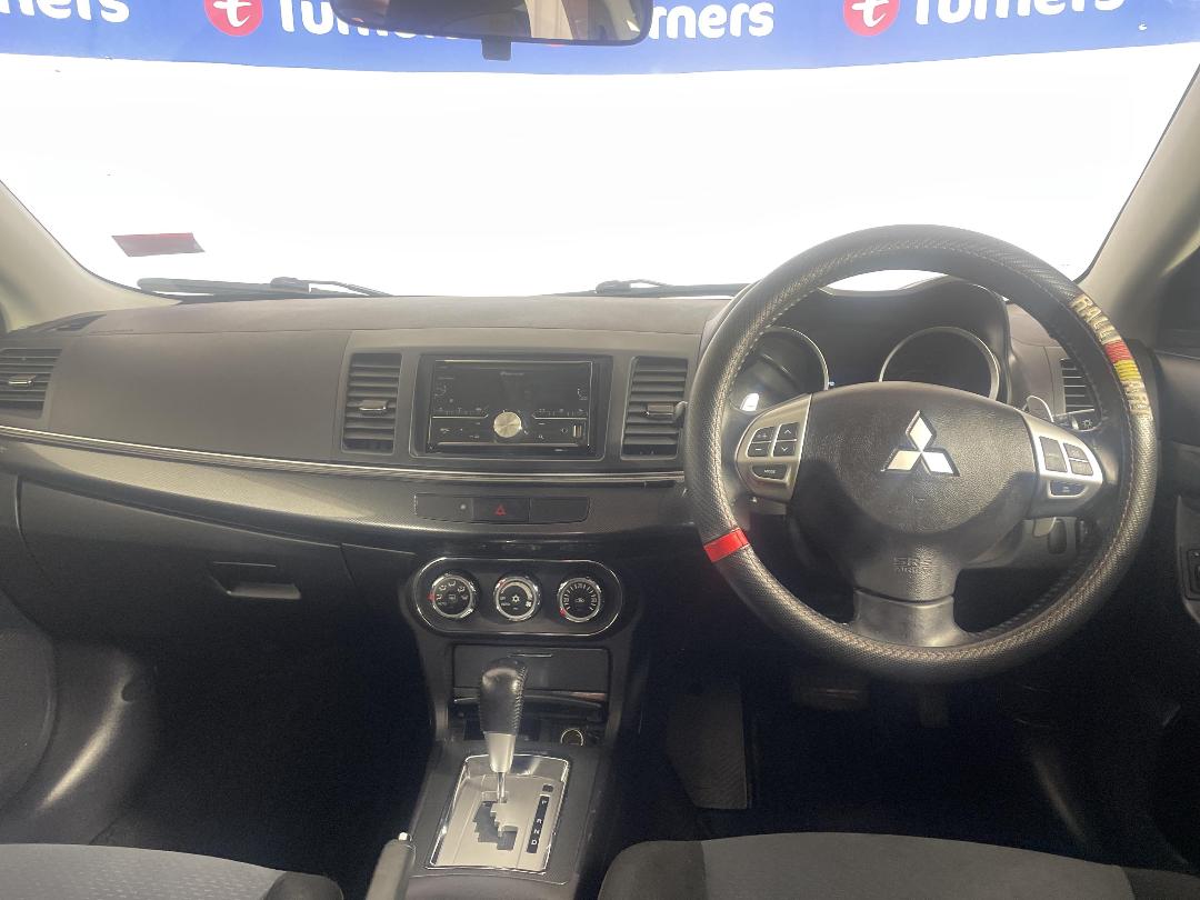 Photo '17' of Mitsubishi Galant