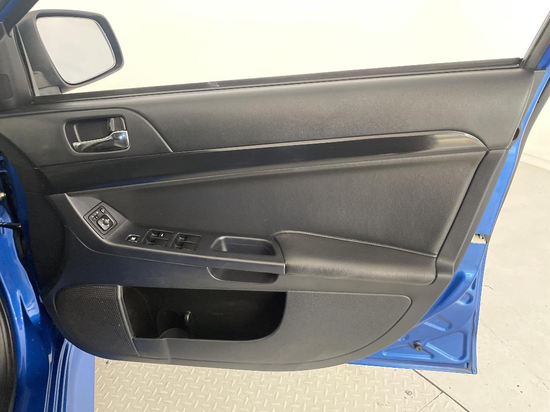 Photo '15' of Mitsubishi Lancer