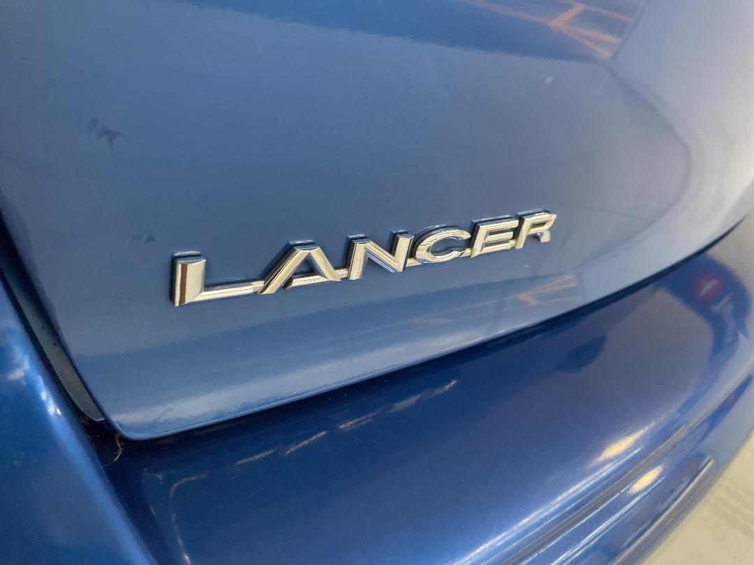 Photo '32' of Mitsubishi Lancer