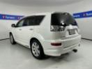 Thumbnail '5' of Mitsubishi Outlander Thumbnail '5' of Mitsubishi Outlander