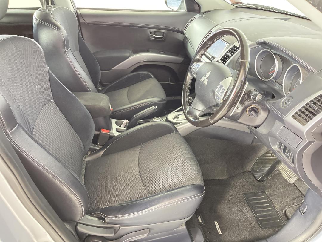 Photo '16' of Mitsubishi Outlander Photo '16' of Mitsubishi Outlander