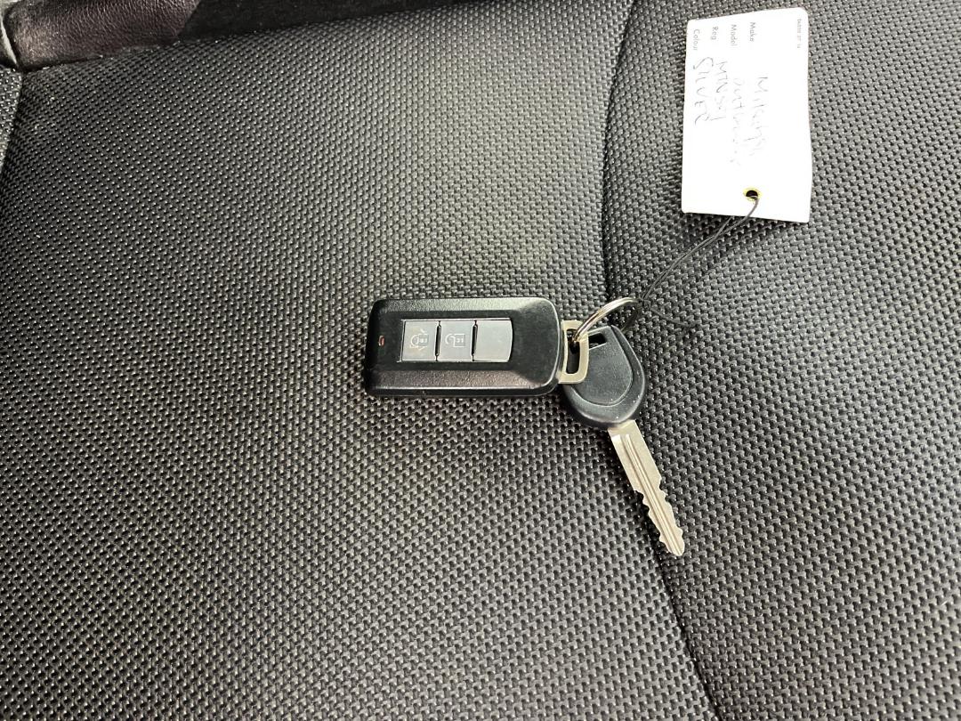 Photo '22' of Mitsubishi Outlander Photo '22' of Mitsubishi Outlander