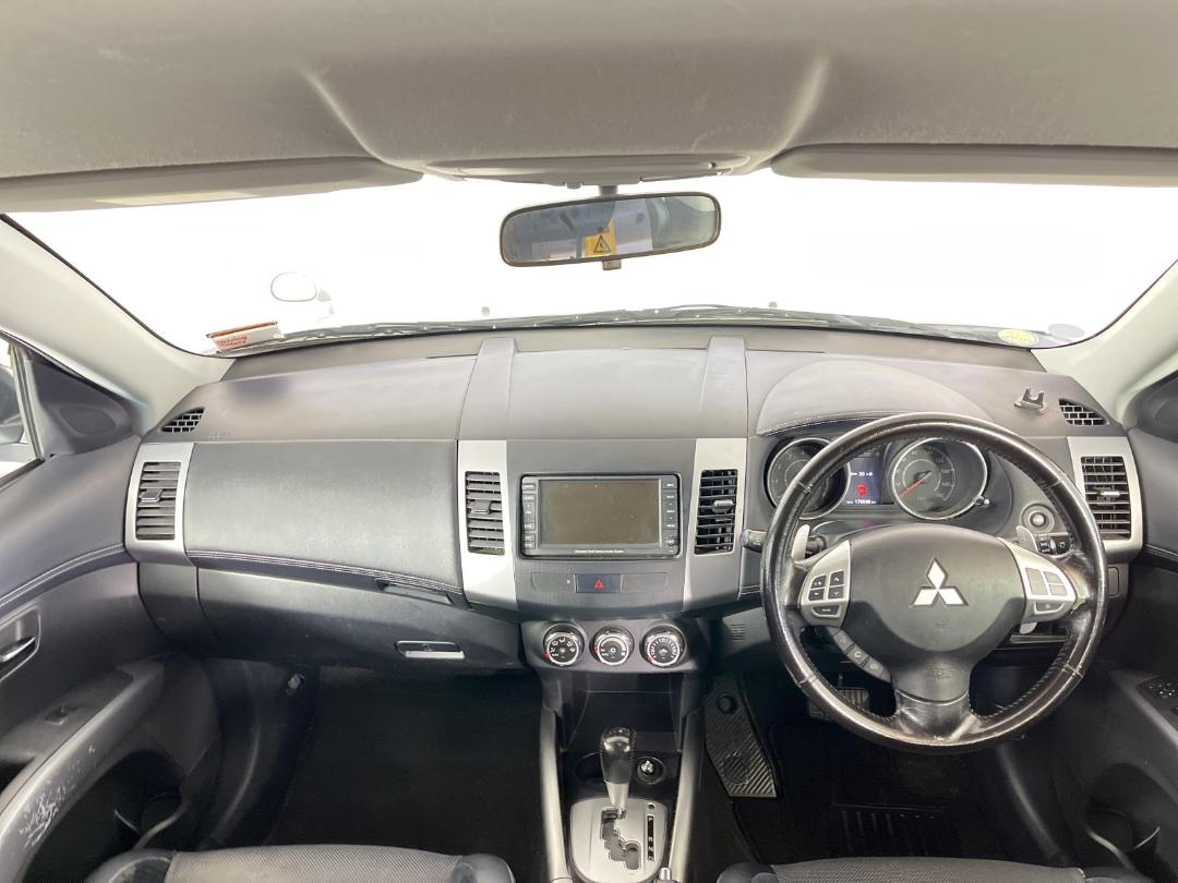 Photo '17' of Mitsubishi Outlander Photo '17' of Mitsubishi Outlander