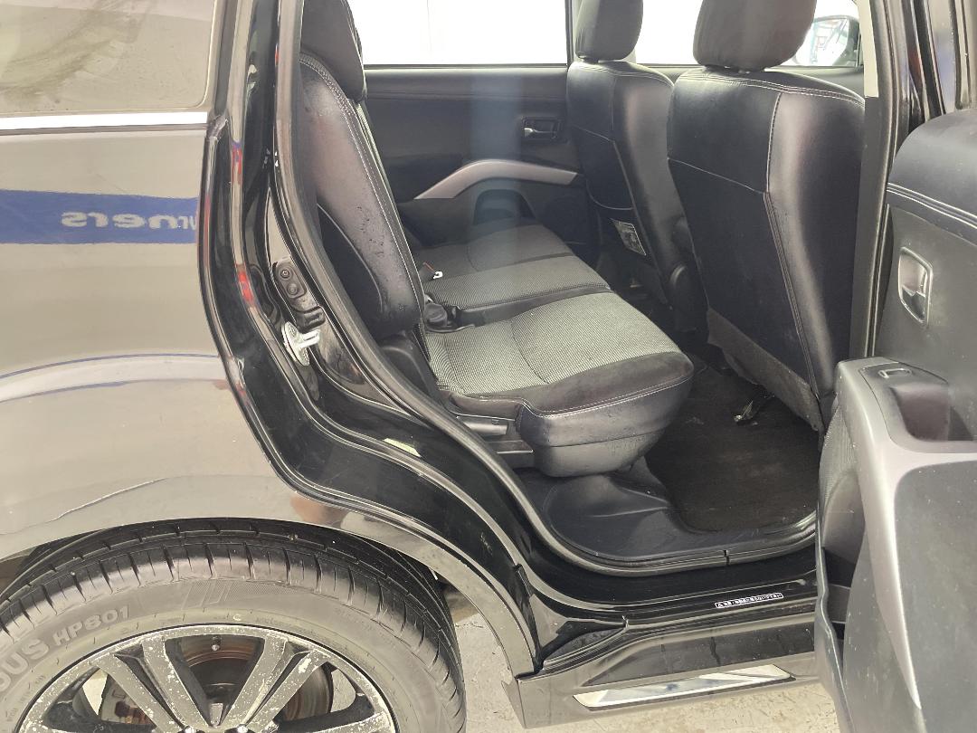 Photo '20' of Mitsubishi Outlander Photo '20' of Mitsubishi Outlander