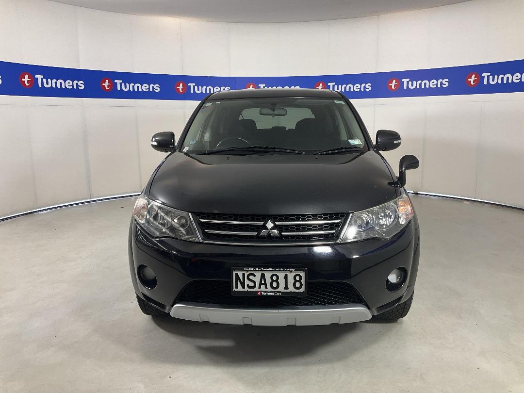 Photo '2' of Mitsubishi Outlander