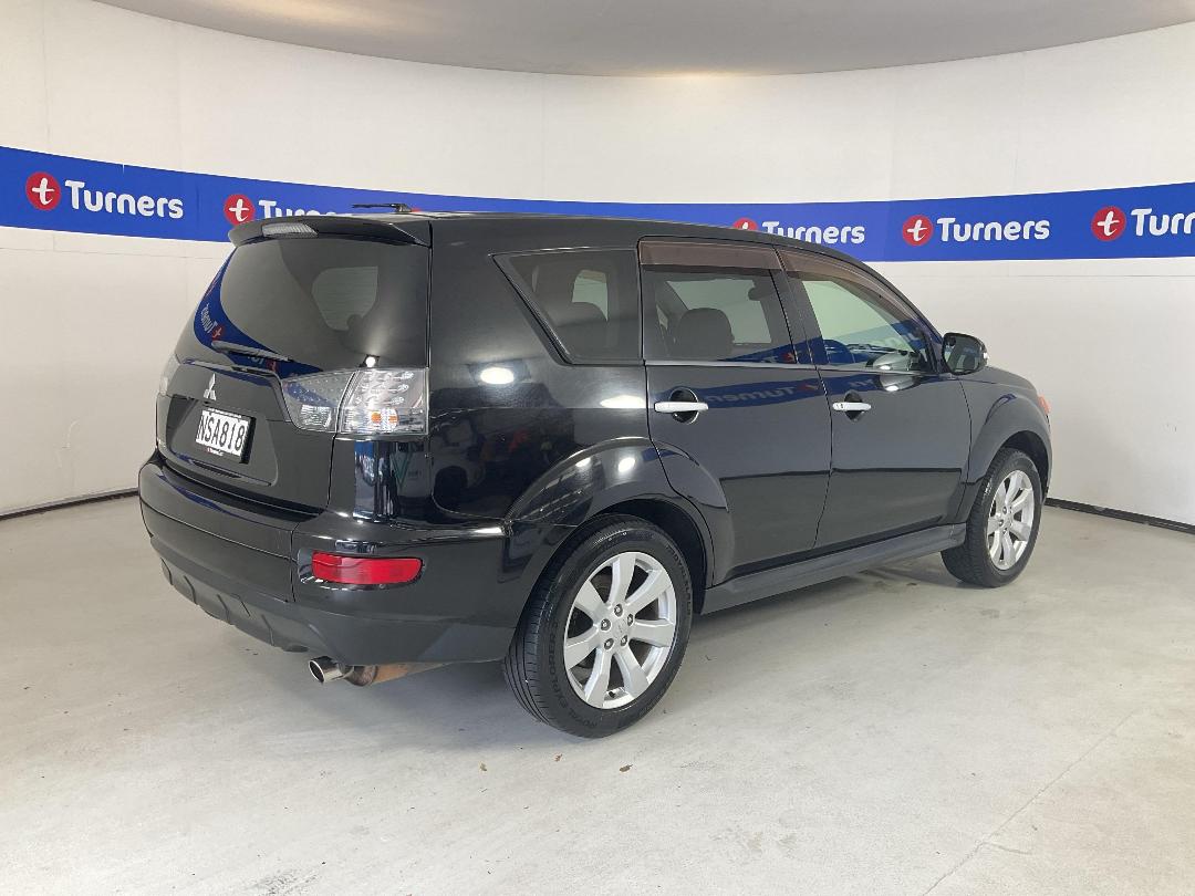 Photo '7' of Mitsubishi Outlander