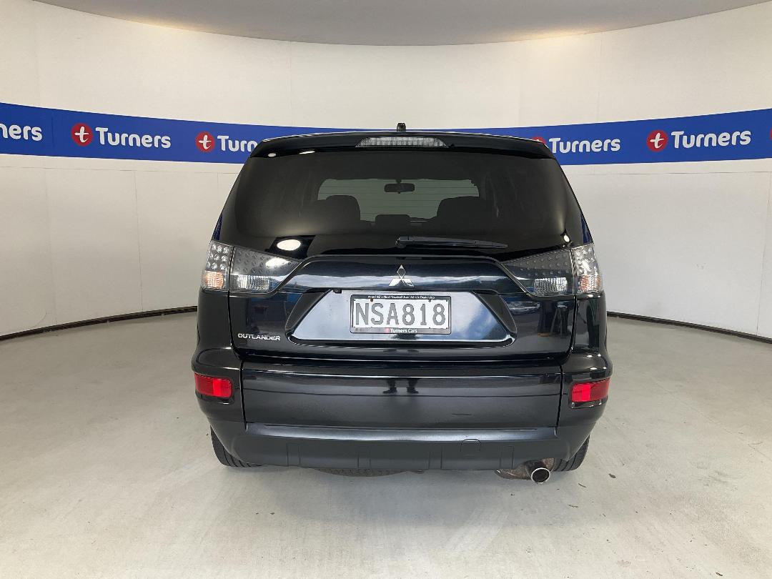 Photo '6' of Mitsubishi Outlander