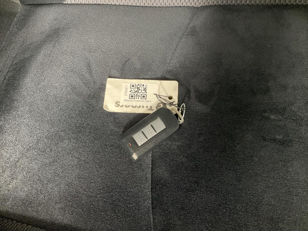 Photo '22' of Mitsubishi Outlander