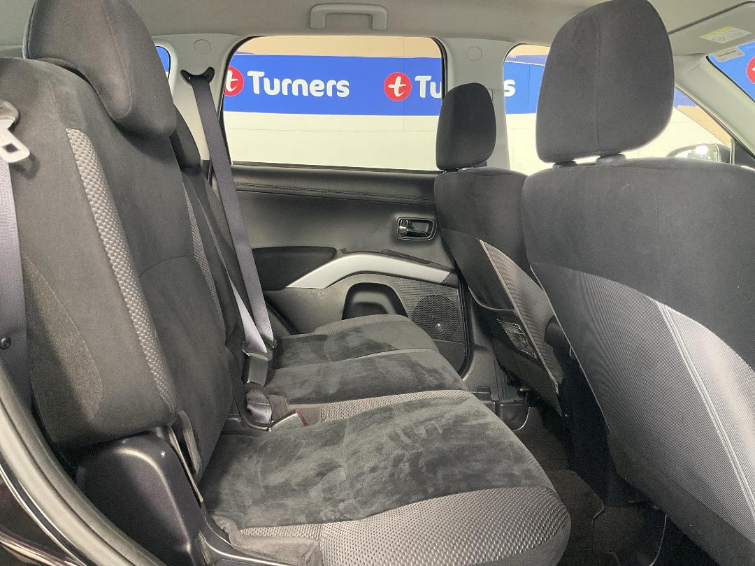 Photo '20' of Mitsubishi Outlander