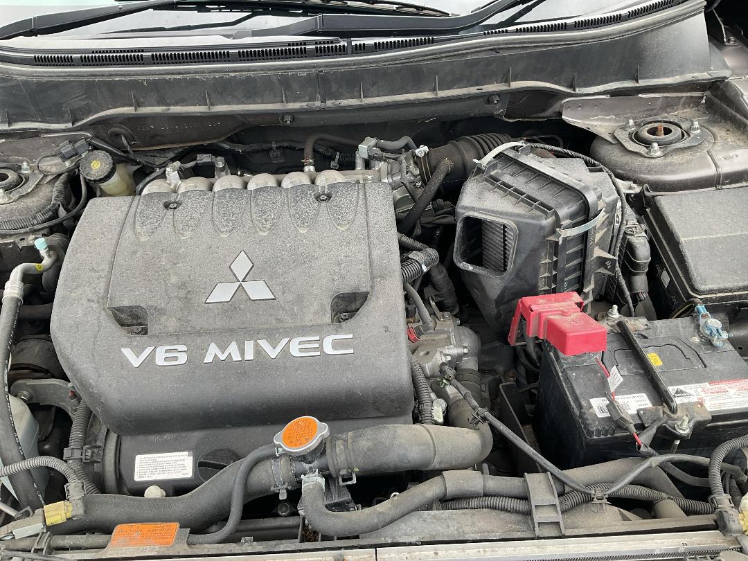 Photo '15' of Mitsubishi Outlander VRX