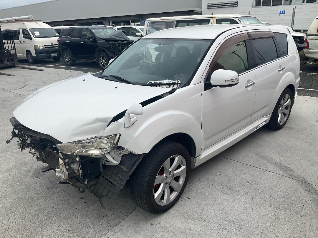 Photo '5' of Mitsubishi Outlander Photo '5' of Mitsubishi Outlander