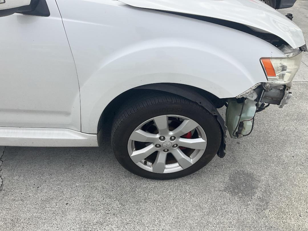 Photo '2' of Mitsubishi Outlander Photo '2' of Mitsubishi Outlander