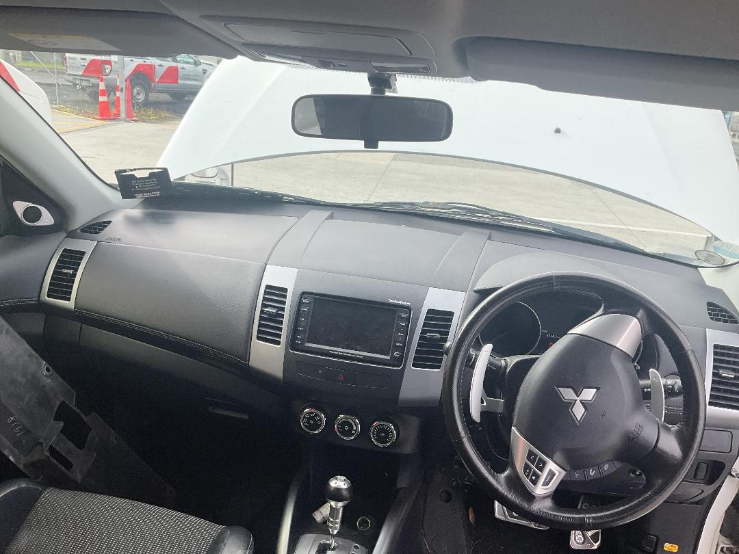 Photo '21' of Mitsubishi Outlander Photo '21' of Mitsubishi Outlander