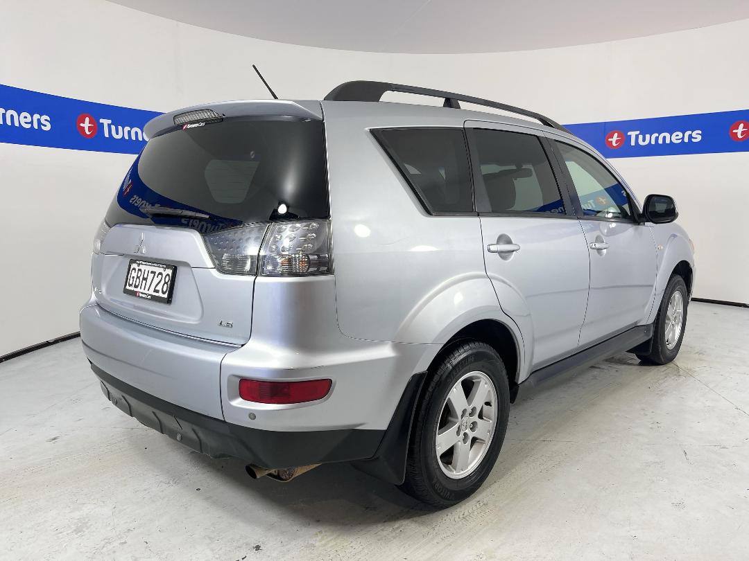 Photo '7' of Mitsubishi Outlander Photo '7' of Mitsubishi Outlander