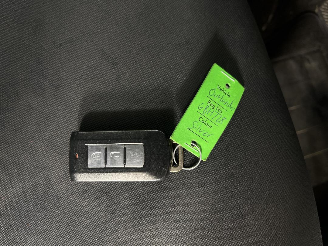 Photo '22' of Mitsubishi Outlander Photo '22' of Mitsubishi Outlander