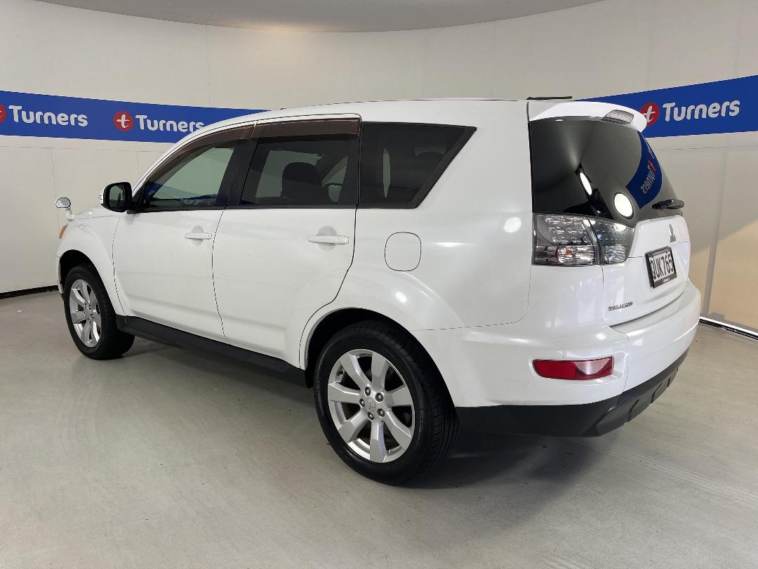 Photo '5' of Mitsubishi Outlander